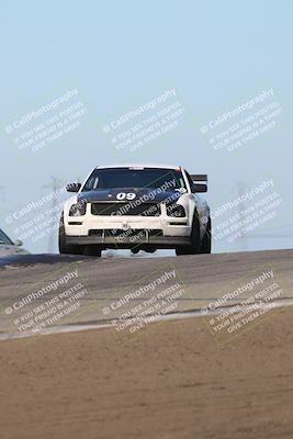 media/Oct-26-2025-CalClub SCCA (Sun) [[8ce1e69566]]/Group 4/Grapevine/